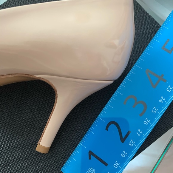 FERREGAMOS - Picture 5 of 5